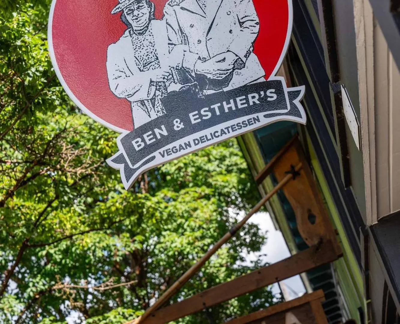 Stay Portland - The Tiny Oasis Steps To Local Coffee & Restaurants Apartment