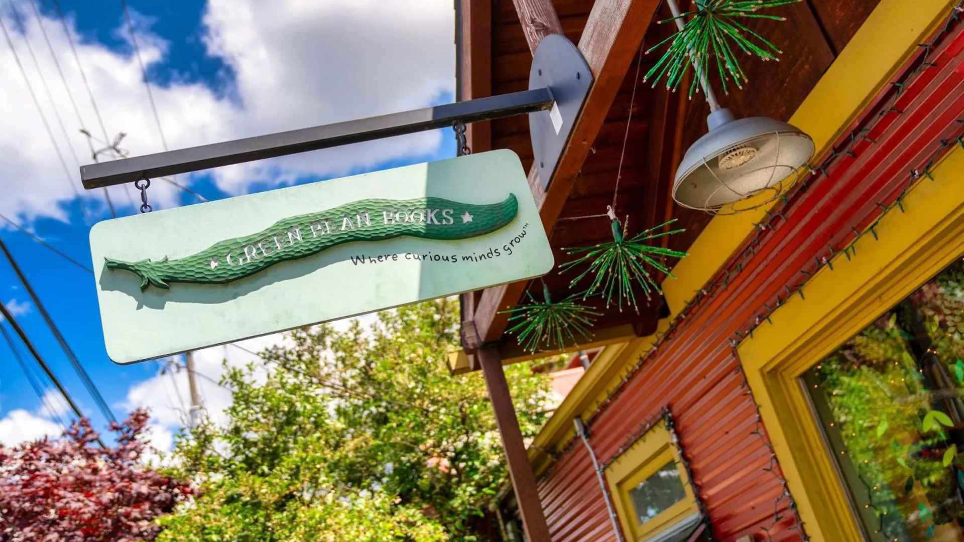 Apartment Stay Portland - The Tiny Oasis Steps To Local Coffee & Restaurants
